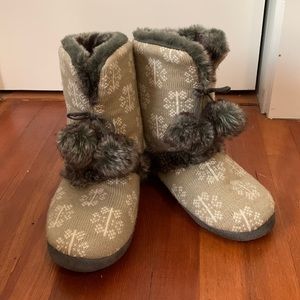 Fuzzy Cuddl Duds Slippers